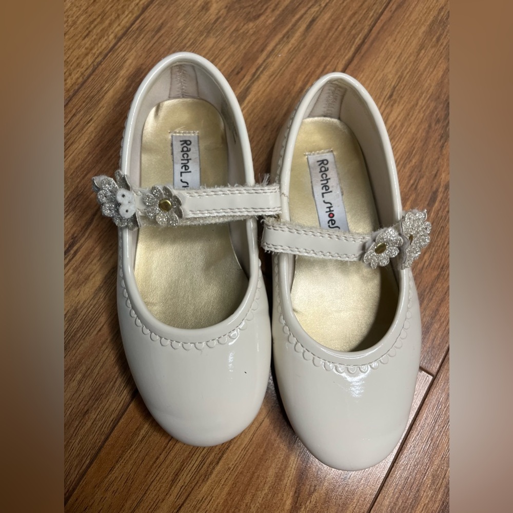 Rachel Shoes Cream Dress Shoes Size 10